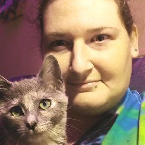 Meet your posher Leslie G.